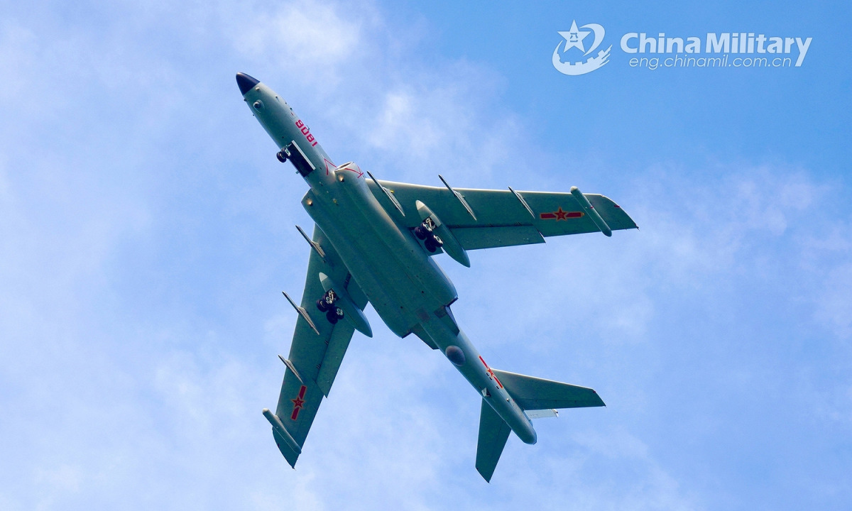 解放軍「轟-6J」(H-6J)戰略轟炸機。 圖：翻攝中國國防部網