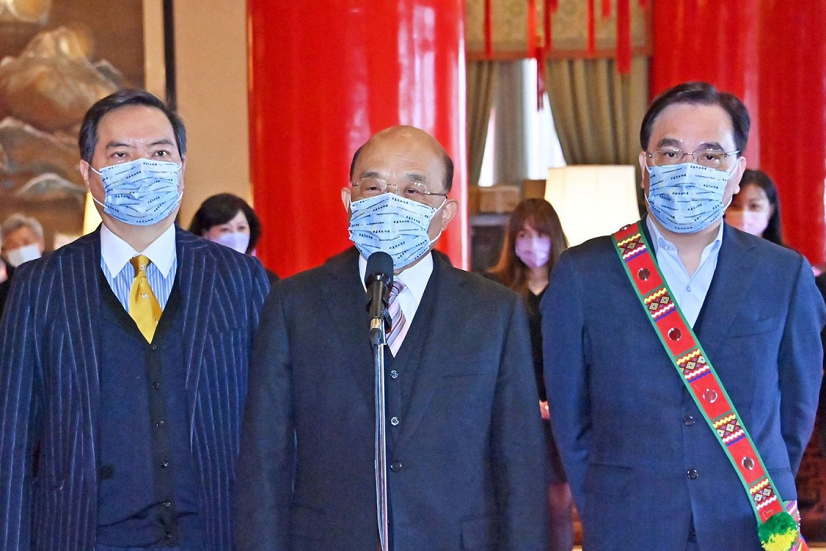 行政院長蘇貞昌(中） 圖：行政院提供