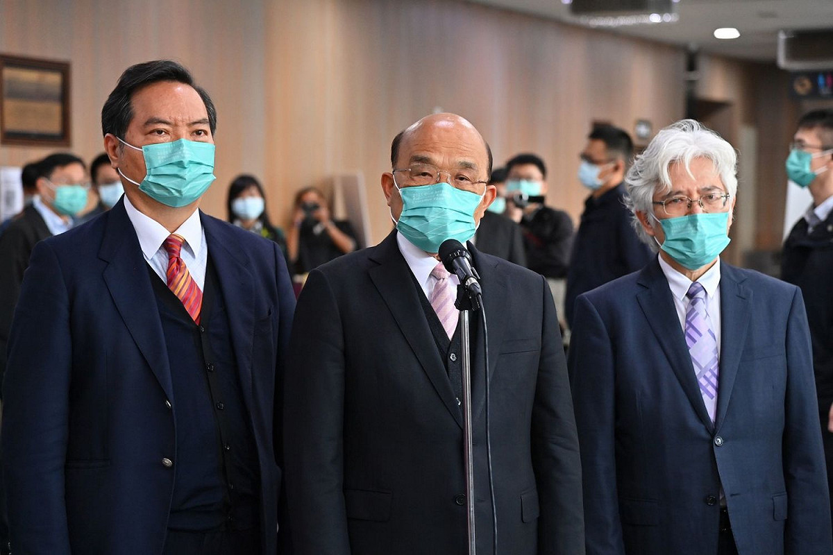 行政院長蘇貞昌今（9）天下午出席「行政院模範公務人員頒獎典禮」前受訪。 圖：行政院提供