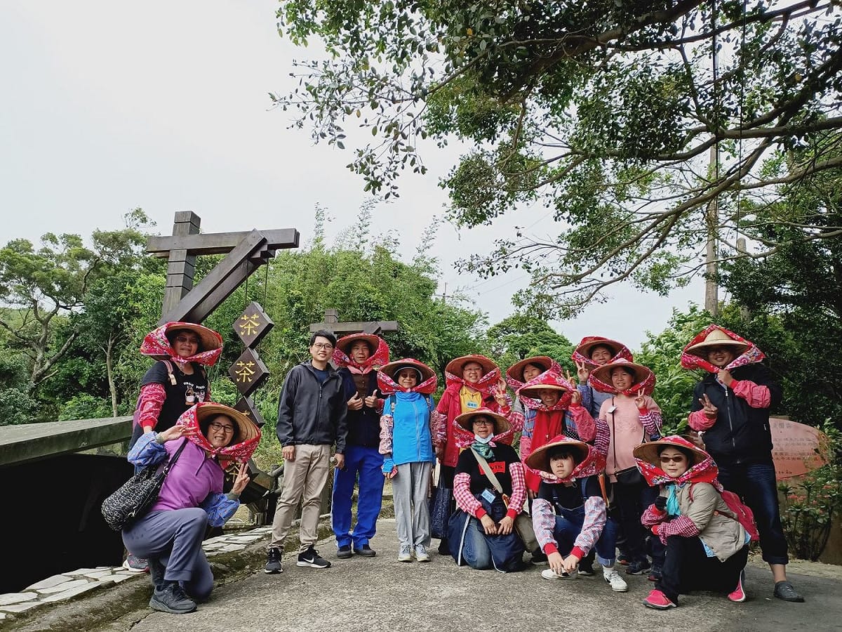 石門茶山步道小旅行(資料照片)。 圖：新北市農業局提供