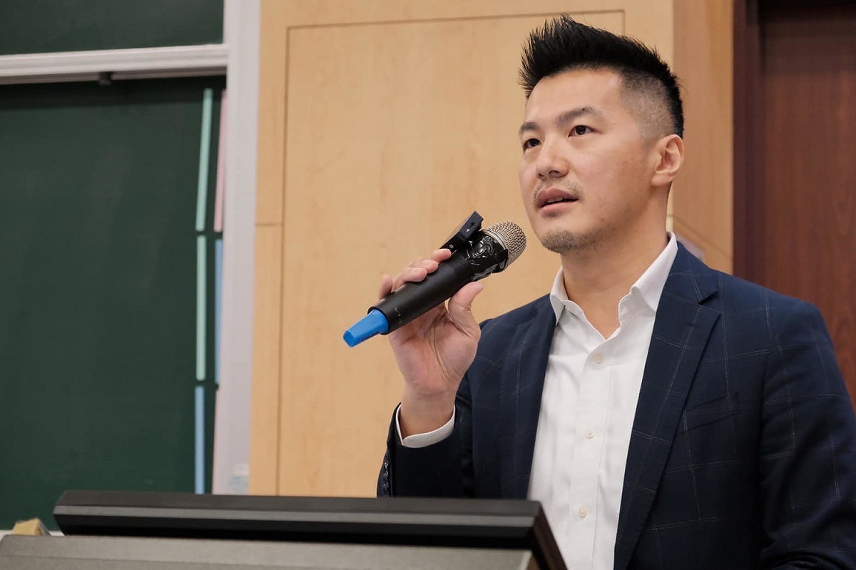 中原大學副教授招名威臉書發文表示，萊豬議題本來就是一個政治議題，只不過被人工包裝成了食安議題。 圖：翻攝招名威臉書