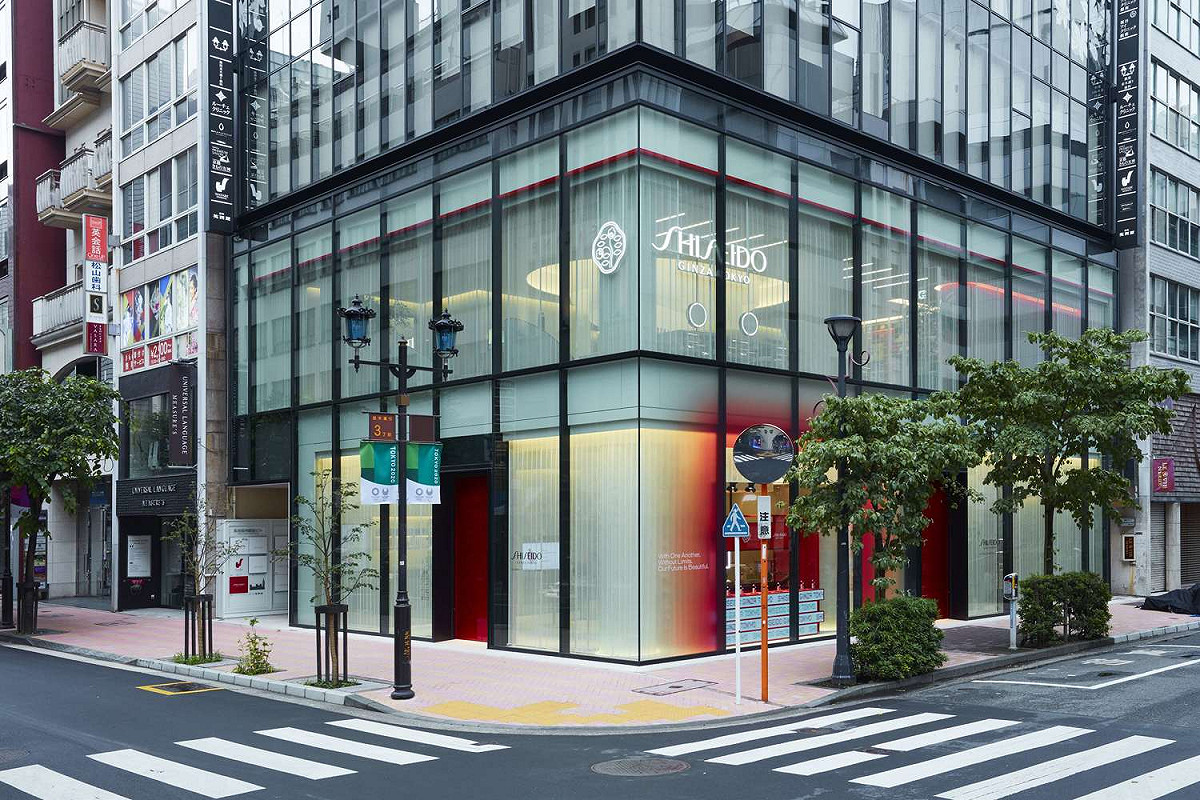 位於銀座的資生堂旗艦店「SHISEIDO GLOBAL FLAGSHIP STORE」。 圖：東京觀光事務所台灣辦事處／提供