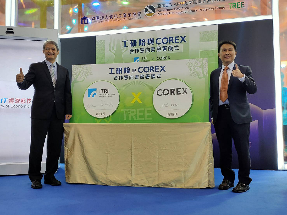 佳世達南非子公司COREX與工研院簽訂合作備忘錄。 圖：孫家銘攝