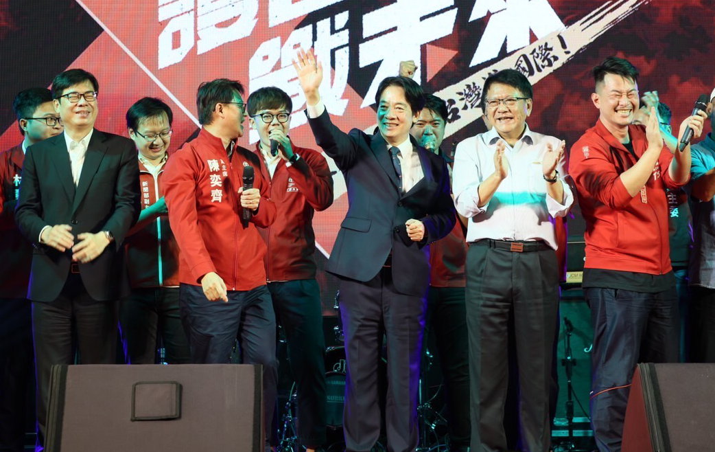 賴清德(中) 、陳其邁(左一)、潘孟安(右二)助講。 圖：台灣基進提提供