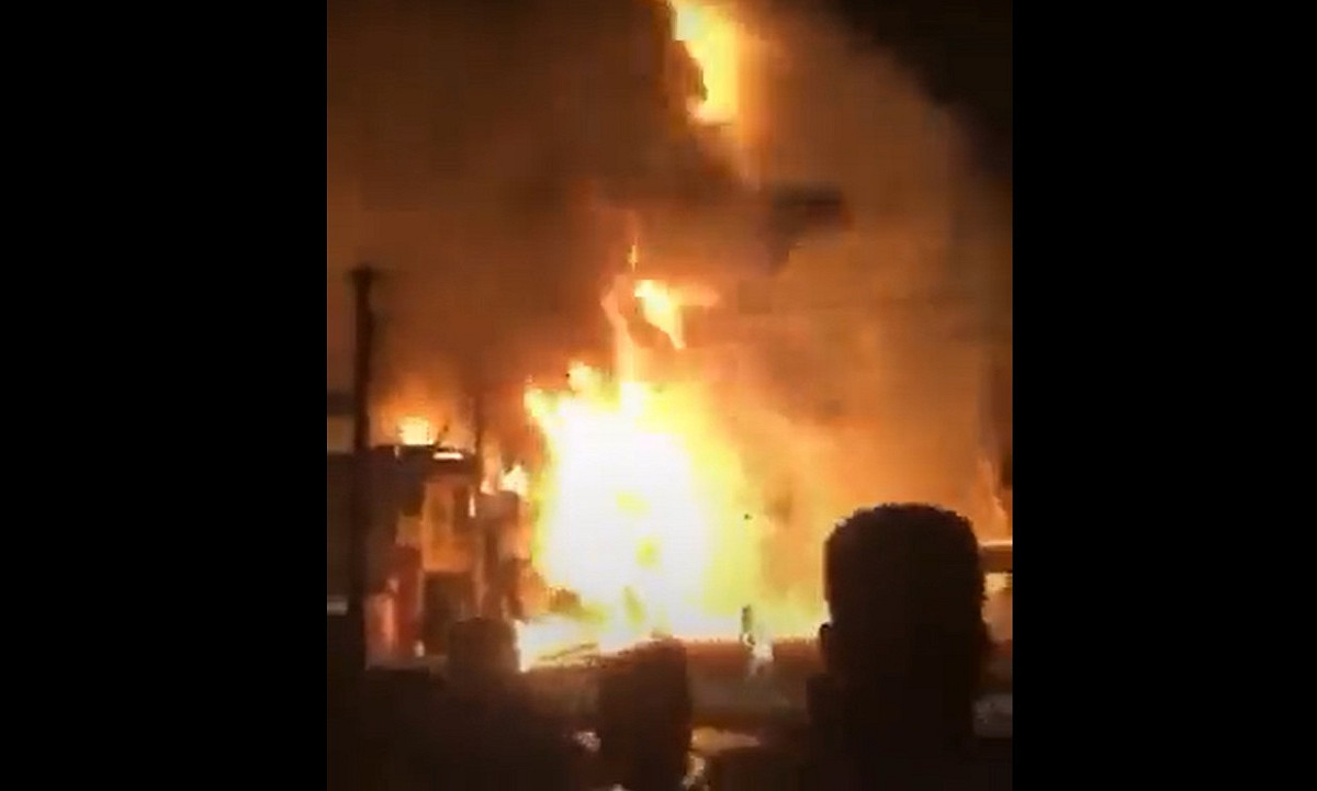 我國友邦海地發生一起油罐車爆炸事件，目前已有超過50人因此喪生，上百人受傷，已送往醫院救治。 圖：翻攝推特