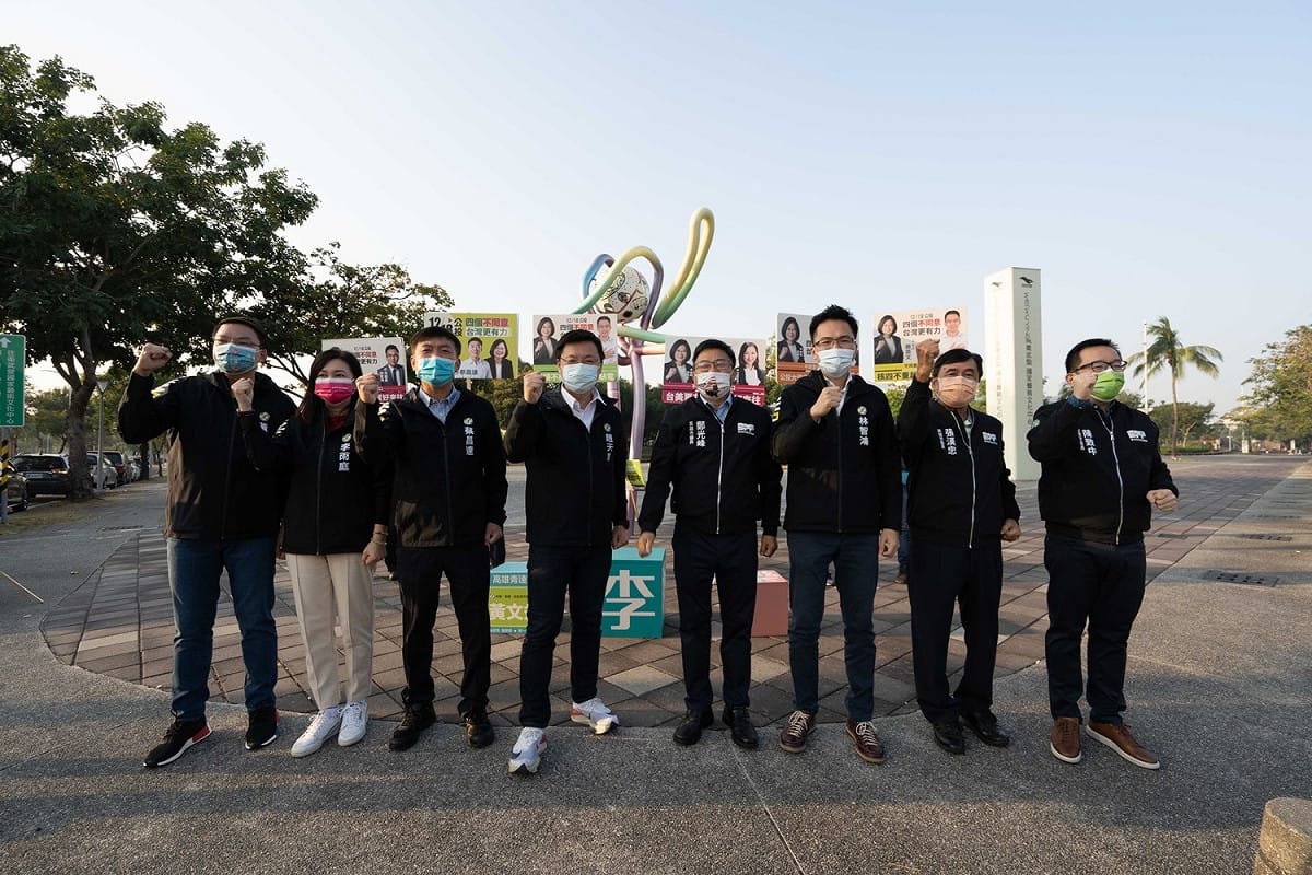 湧言會全台串聯，在街頭宣講四個不同意。 圖：趙天麟辦公室提供