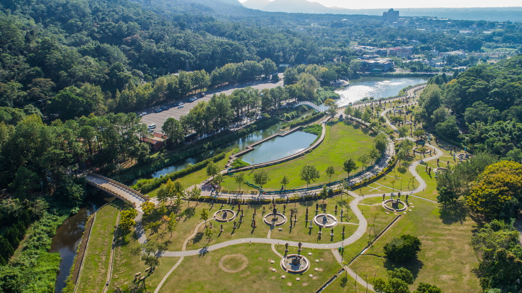 慈湖紀念雕塑公園。 圖：取自桃園觀光導覽網