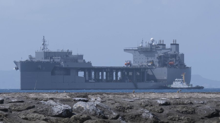 美國海軍遠征移動基地艦「米格爾基思號(ESB-5)」傳出受小笠原群島火山浮石影響，海水過濾器一度遭堵塞影響推進系統和發電設備冷卻水提供。