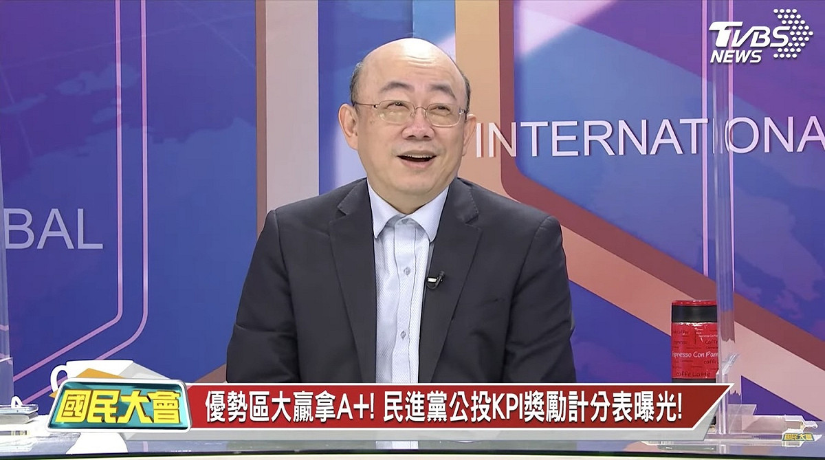 民進黨前立委郭正亮在節目《國民大會》中指出，這次公投，總統蔡英文就是「豁出去了」。 圖：翻攝自國民大會youtube