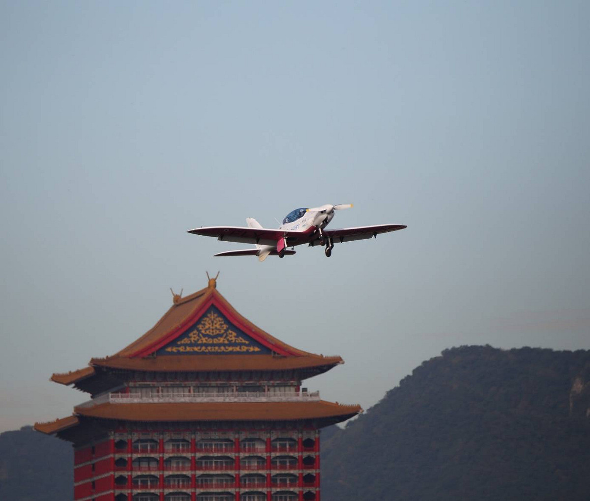 交通部民用航空局表示，比利時少女羅瑟福德駕駛的飛機為普通航空器。 圖：交通部民用航空局／提供