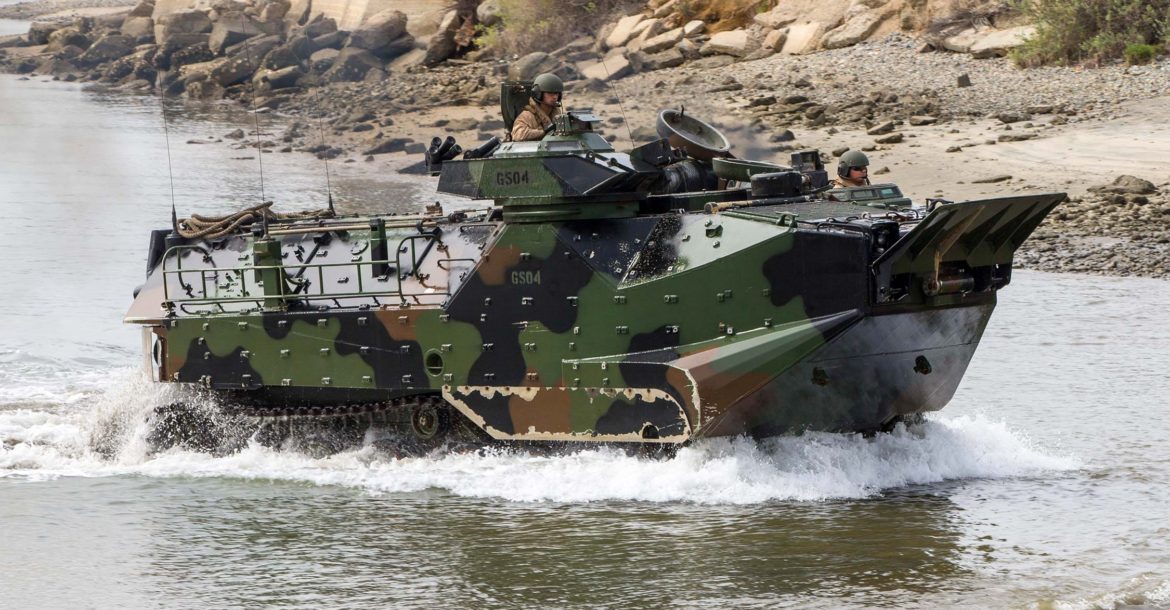 美國海軍陸戰隊AAV-7水上作業。(2018資料照片) 圖：翻攝US Marine Corps官網