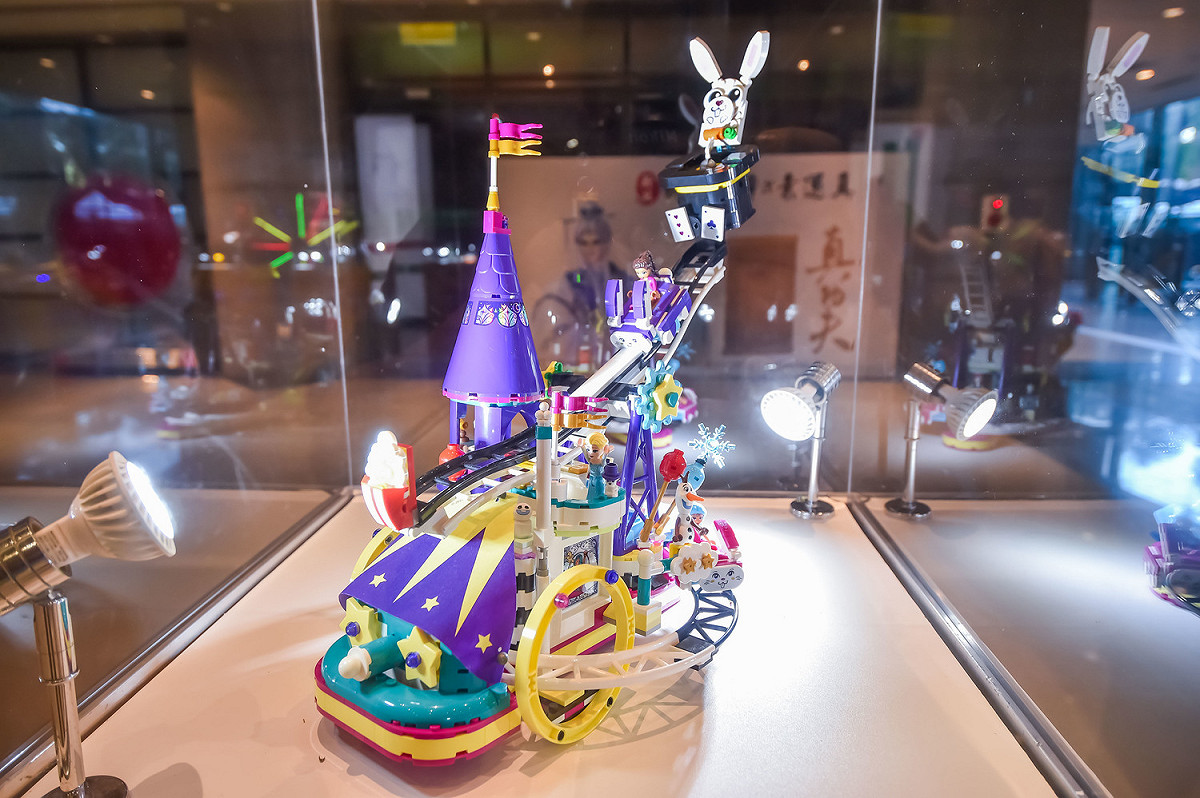 樂高達人Lego 7作品-魔術樂園彈射車。 圖：新北市觀旅局提供