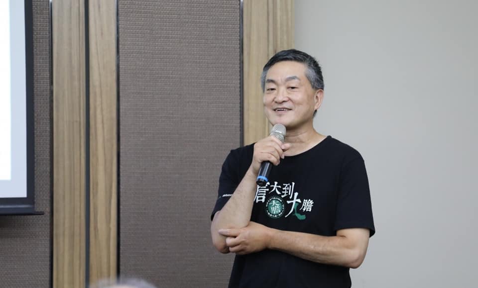醫師孔繁錦涉嫌性侵、性騷擾2名女病患，遭新北地檢署依強制性交罪起訴。 圖：翻攝自孔繁錦臉書