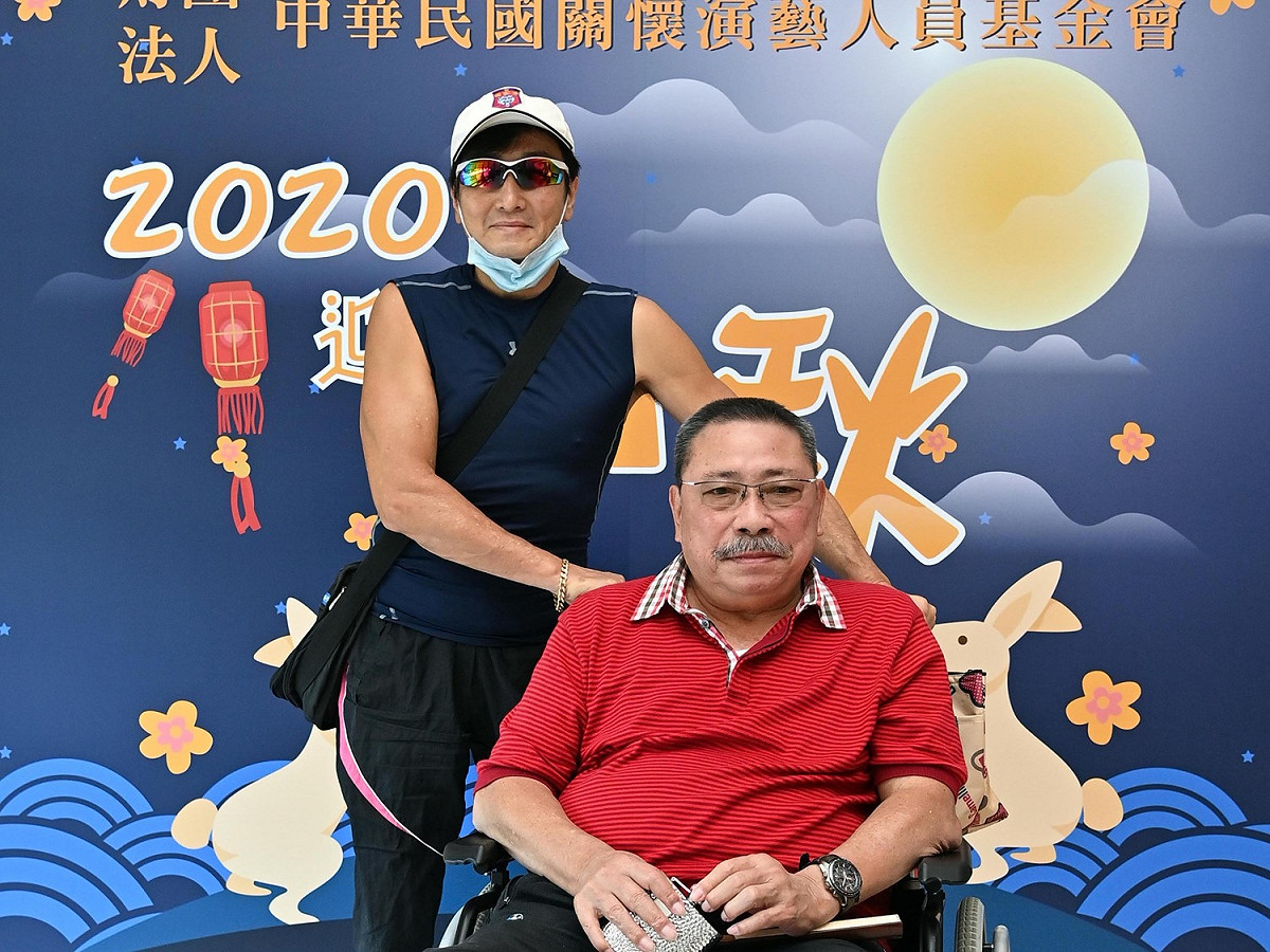 金馬影帝陳松勇(右)今日驚傳病逝的消息，享壽80歲。 圖：台視提供