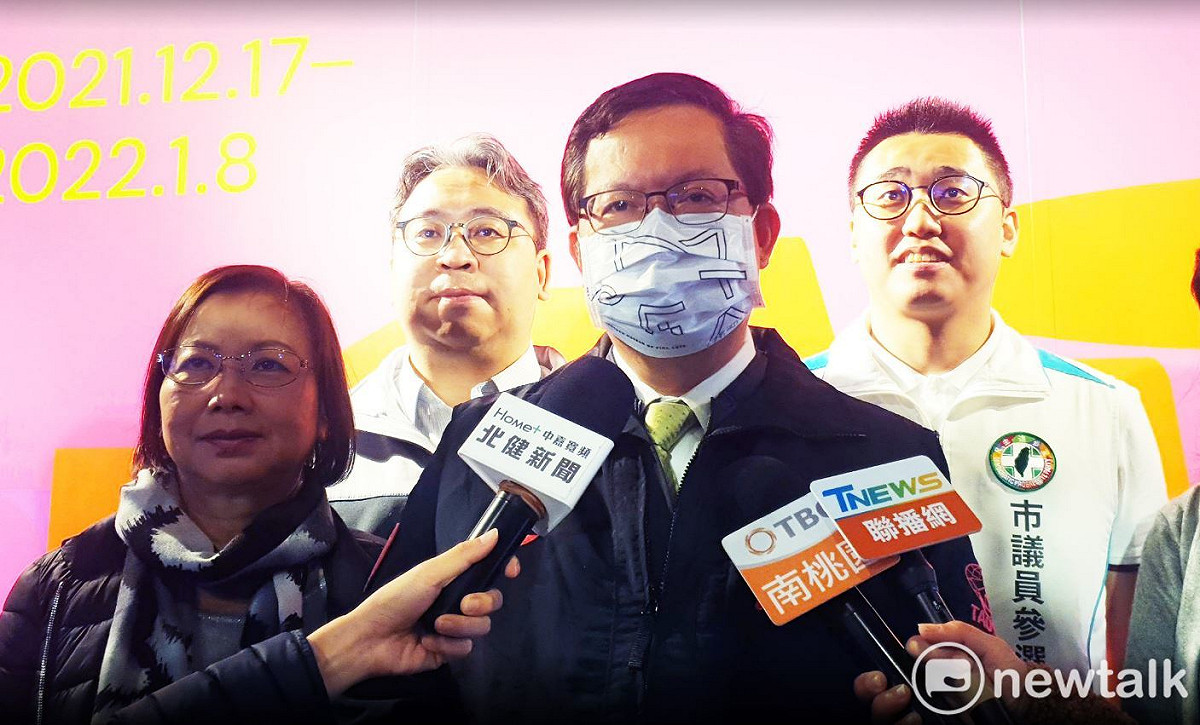 鄭文燦強調，防疫旅館群聚感染是市府主動追查篩檢發現的，強調疫情公布完全沒有晚任何一天。 圖：林昀真／攝