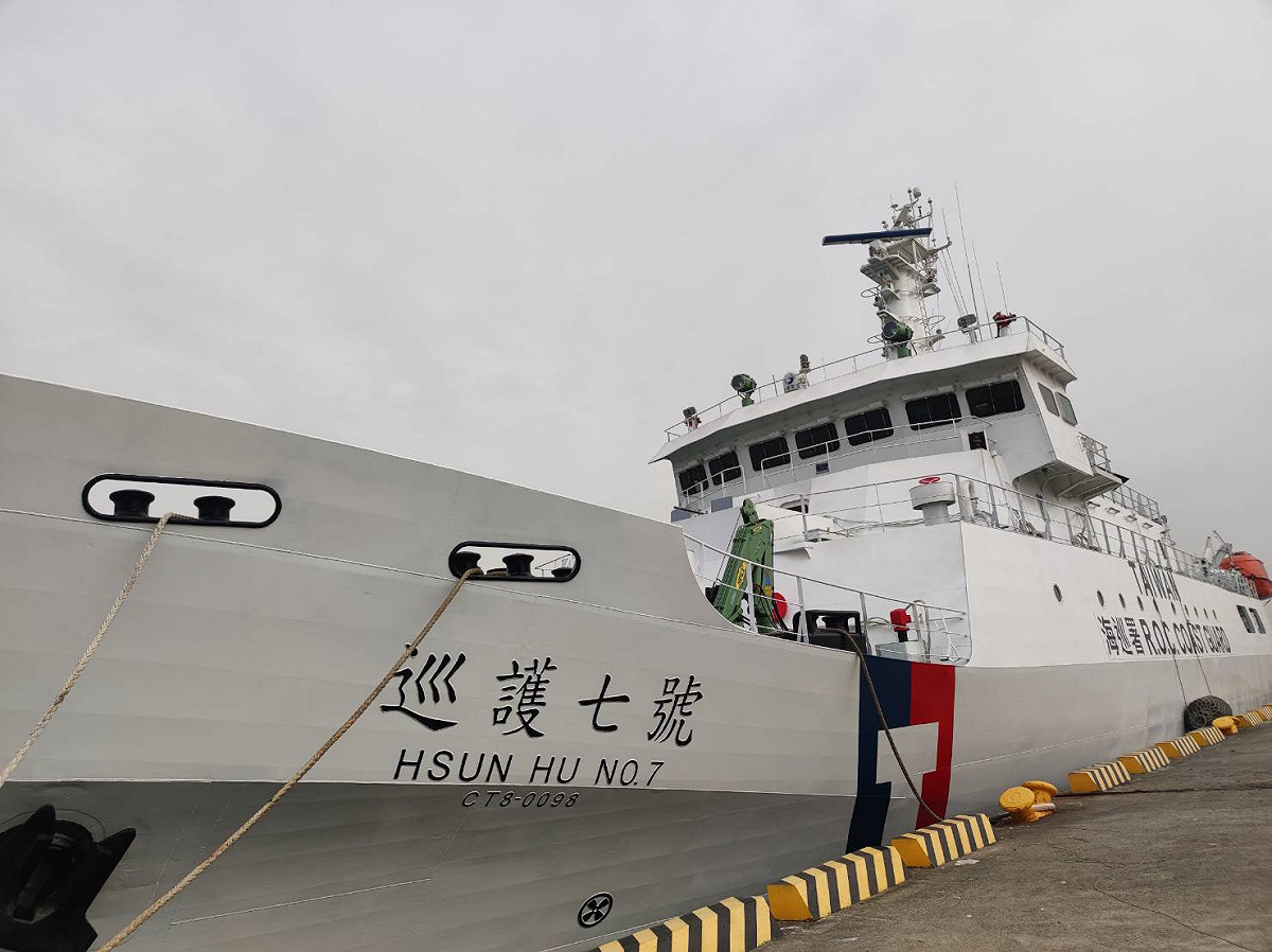 巡護七號只有機艙部分損毀，外觀看不出異狀。 圖：海巡署艦隊分署提供