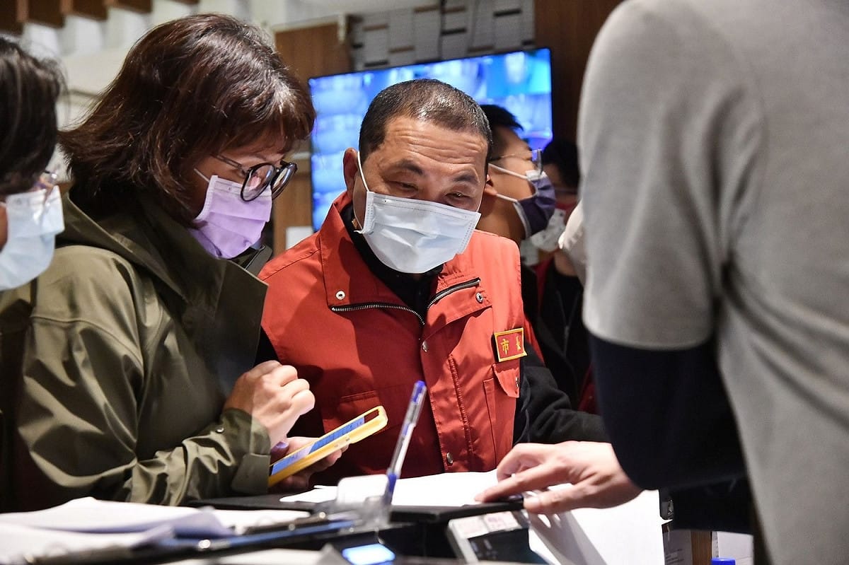 侯友宜親自至新北市防疫旅館抽查，更顯示新北市對於守護市民安全的重視，不讓防疫旅館成為破口。 圖：新北市觀旅局提供