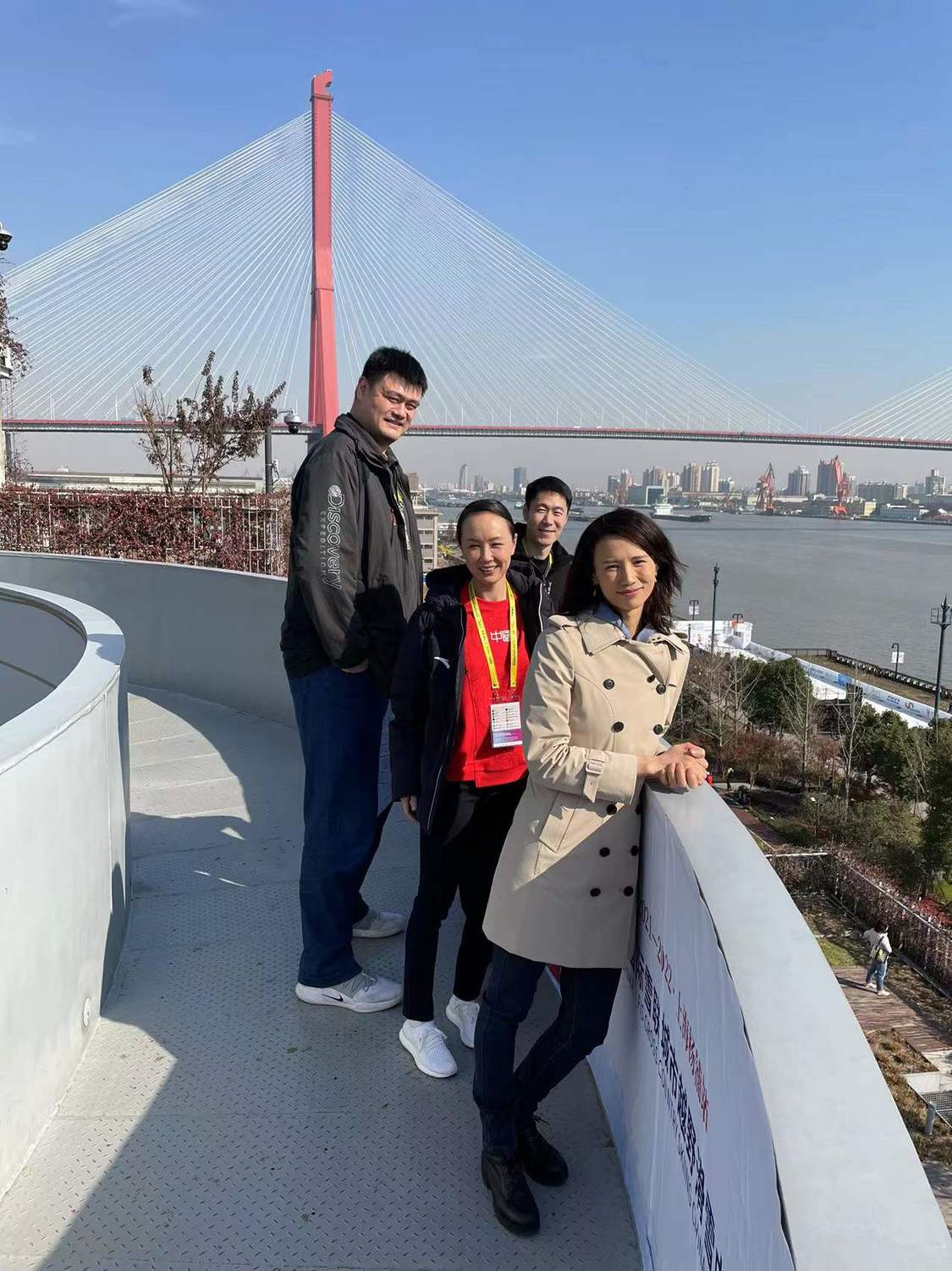 記者今天在網路上公布一段未經驗證的新影片，似是想再次證明彭帥安全無恙。 圖：擷取自qingqingparis推特