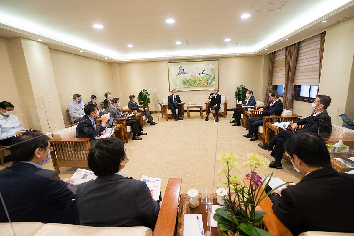 行政院長蘇貞昌今（20）日上午8時召開擴大防疫會議。 圖：行政院提供