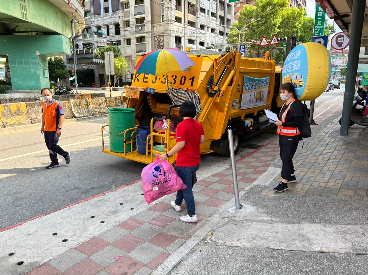 農曆春節即將到來，環保局籲請民眾提前開始除舊布新大掃除。