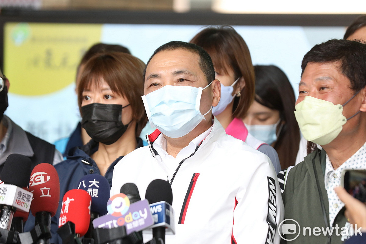 府院高層在此在選舉敏感關鍵的時間點協商縣市合併議題，侯友宜批「中央執政黨其實搞錯了方向」，呼籲政府應解決民眾最關心的民生、薪資、物價、經濟等問題。 圖：林昀真／攝