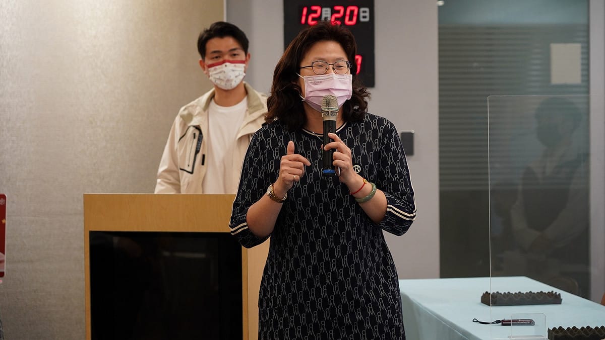 經發局長何怡明表示，新北耶誕市集已經邁入第8年，成為新北歡樂耶誕城最具代表性的商展活動，歡迎26日一起迎佳節。 圖：新北市經發局提供