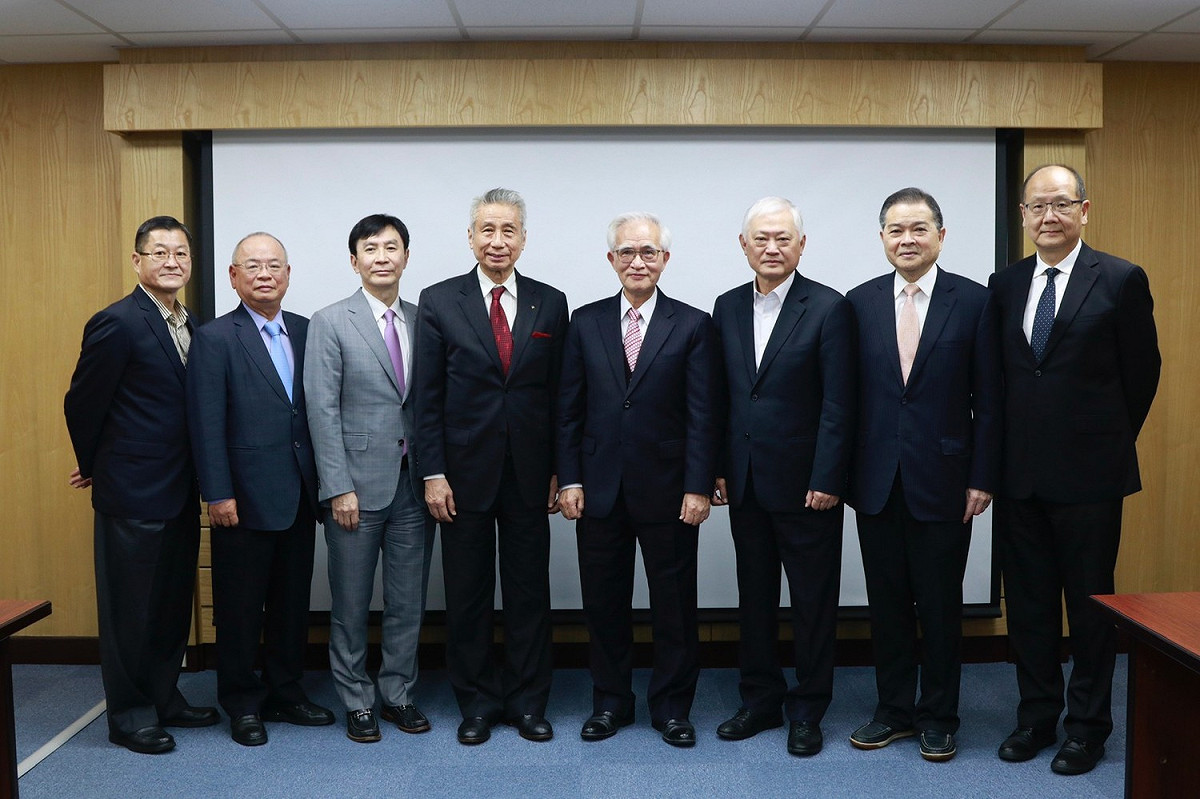 大同公司董事會今天全數通過新任董事長王光祥的人事案，全體董事會後合影。 圖：大同公司提供