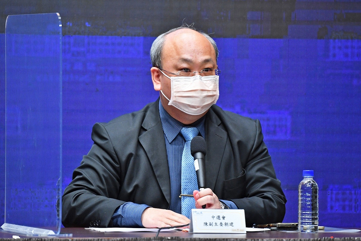 中選會副主委陳朝建1/9將率隊進駐台中市選委會。 圖：行政院提供（資料照片）