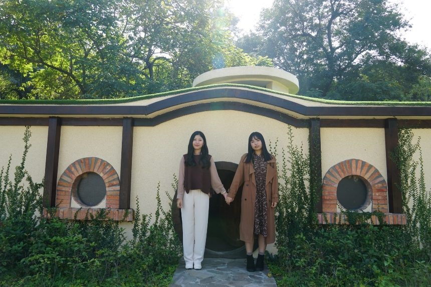 如同電影《魔戒》場景打造的哈比屋。 圖：高雄市觀光局提供