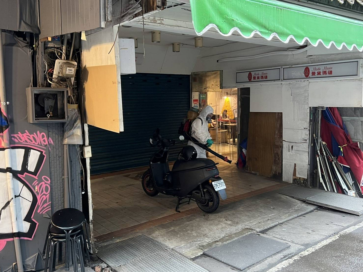 台北市饒河夜市傳出有確診者足跡，北市環保局稍早進行清消。 圖：台北市環保局 / 提供