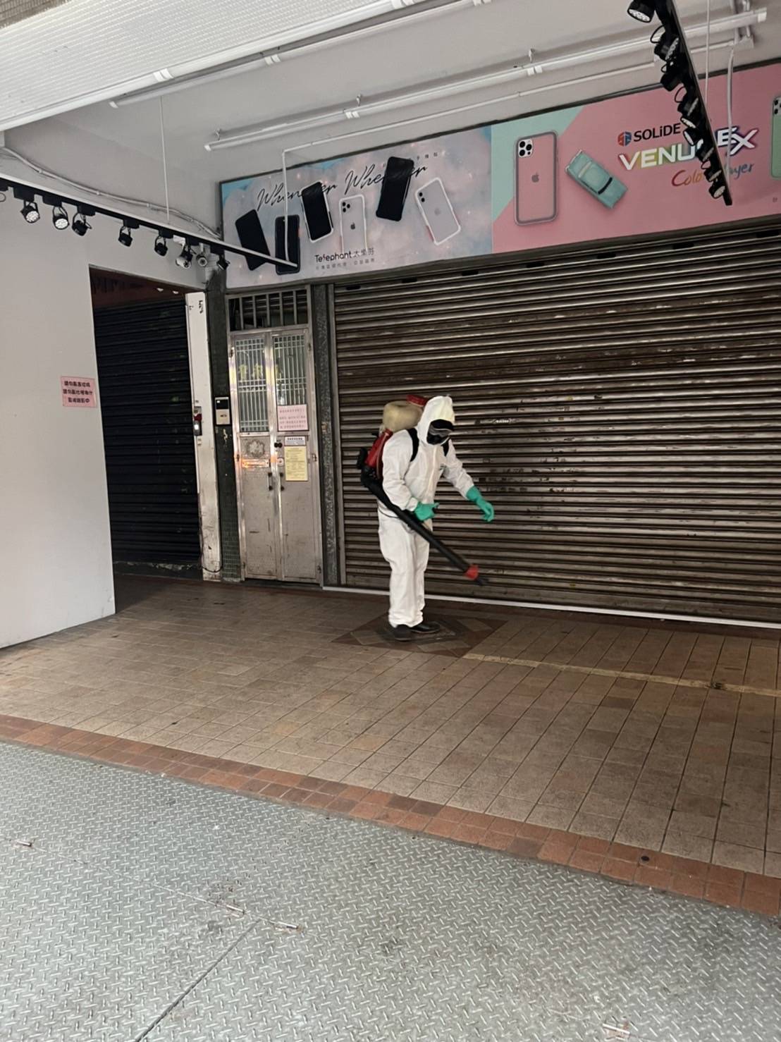 台北市饒河夜市傳出有確診者足跡，北市環保局稍早進行清消。 圖：台北市環保局 / 提供
