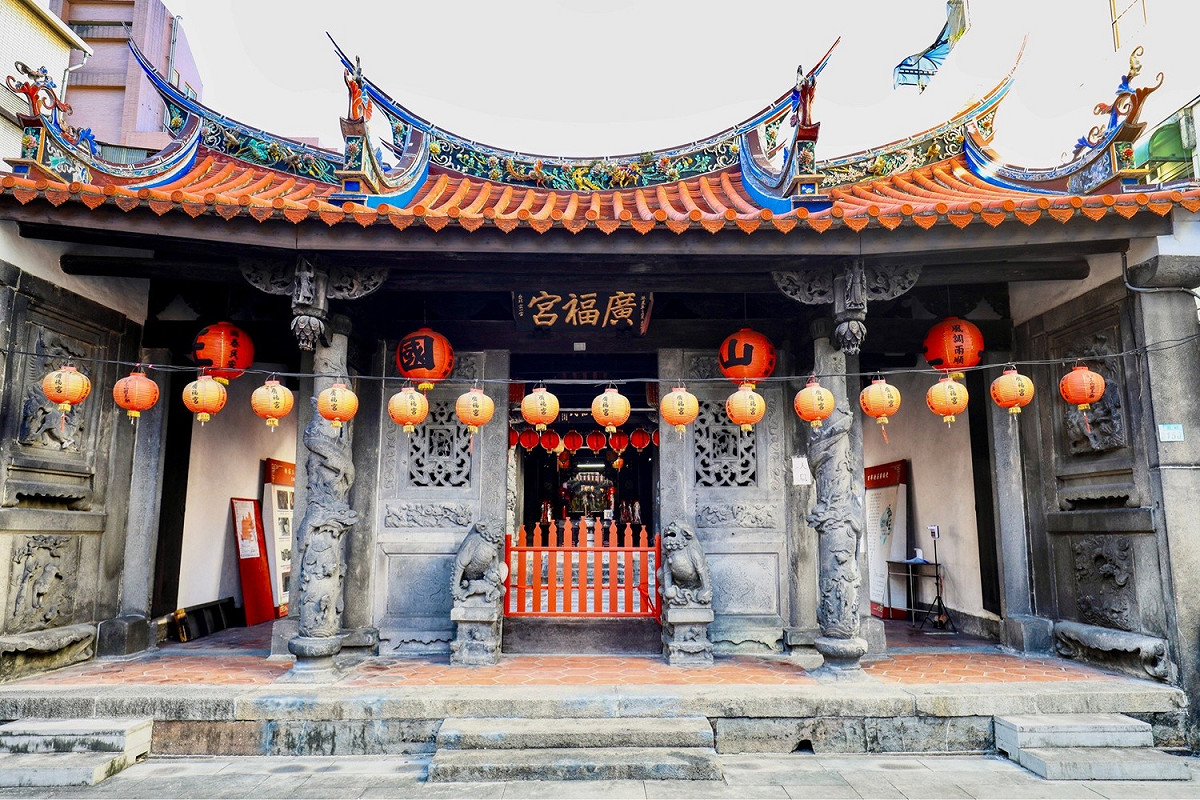 國定古蹟新莊廣福宮是二部曲「小蘭與新一穿梭百年古蹟」的解謎地點之一。 圖：新北市文化局提供