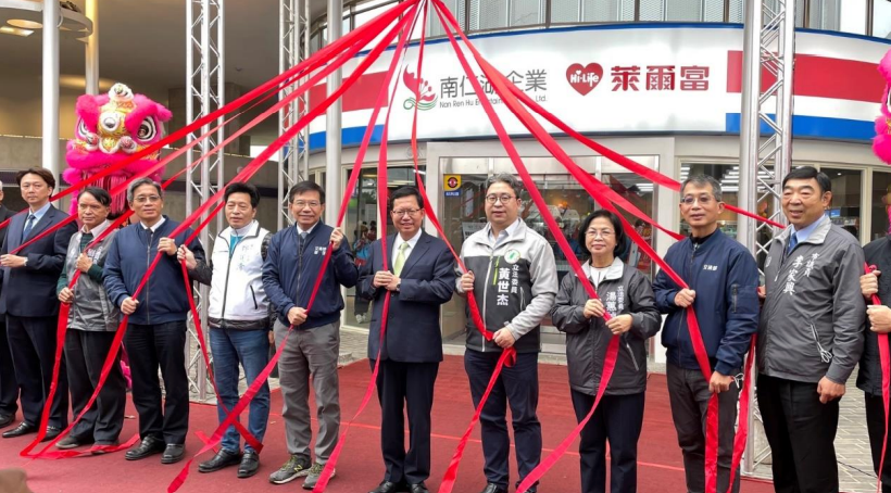 楊梅休息站今早由交通部王國材部長及桃園市鄭文燦市長共同主持開幕剪綵儀式。 圖：交通部高速公路局提供