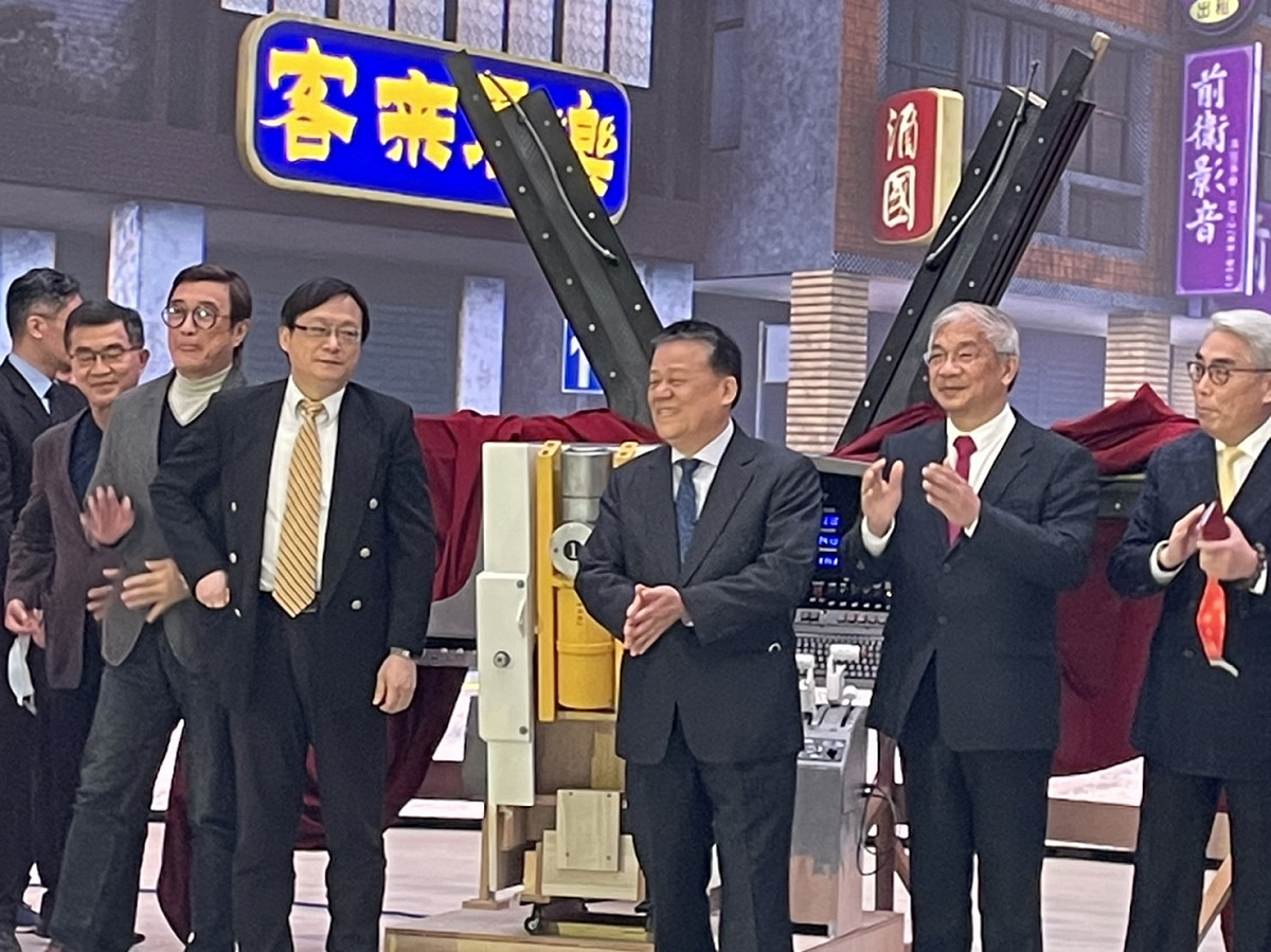 世新大學今日舉辦LED虛擬攝影棚的開鏡儀式，也是智能攝製基地的啟用典禮。 圖：張正霖/攝