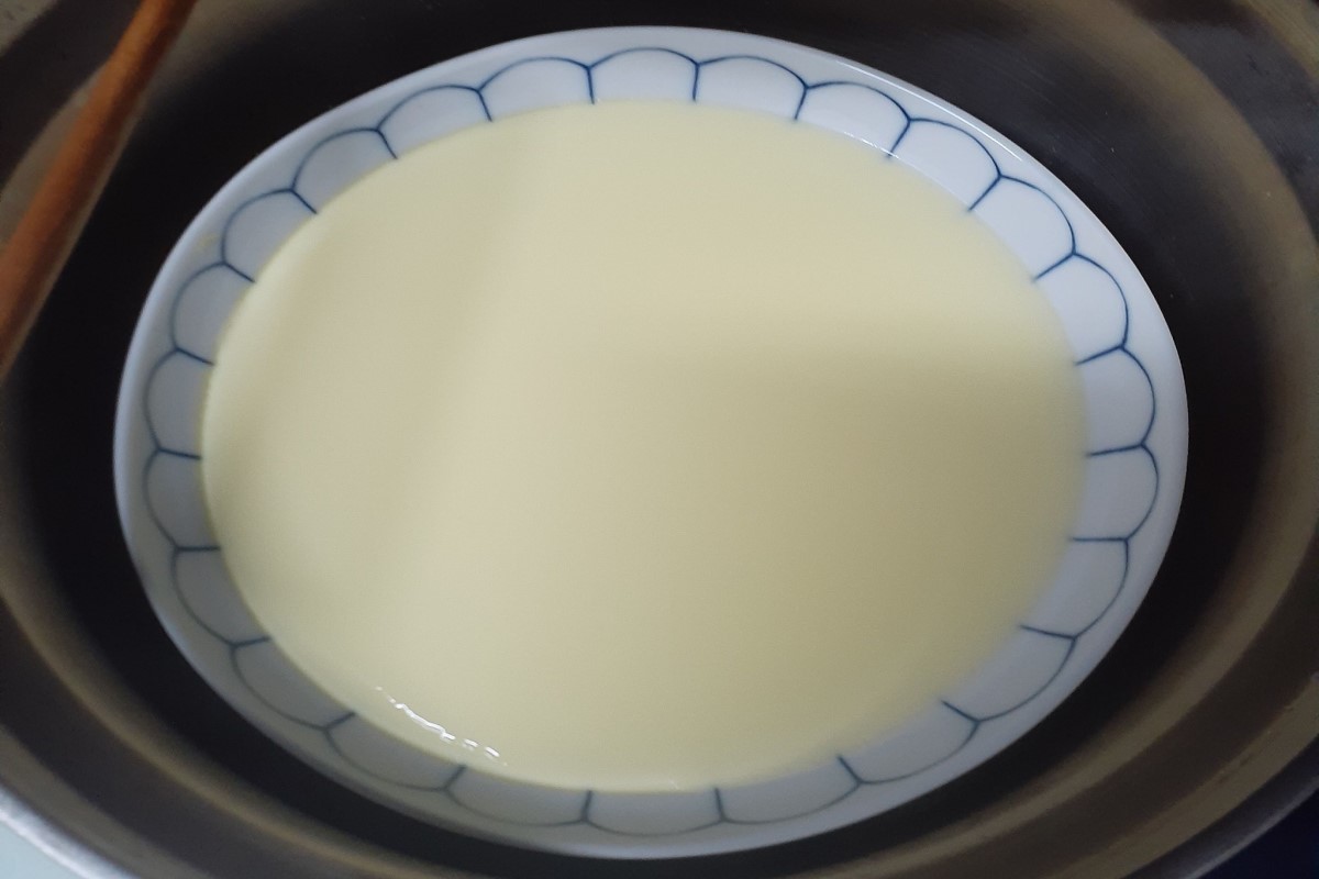 ▲一名網友分享蒸蛋成品，滑順無坑洞的表面讓不少人直呼「以為是豆花」！ 圖／翻攝自《家常菜》