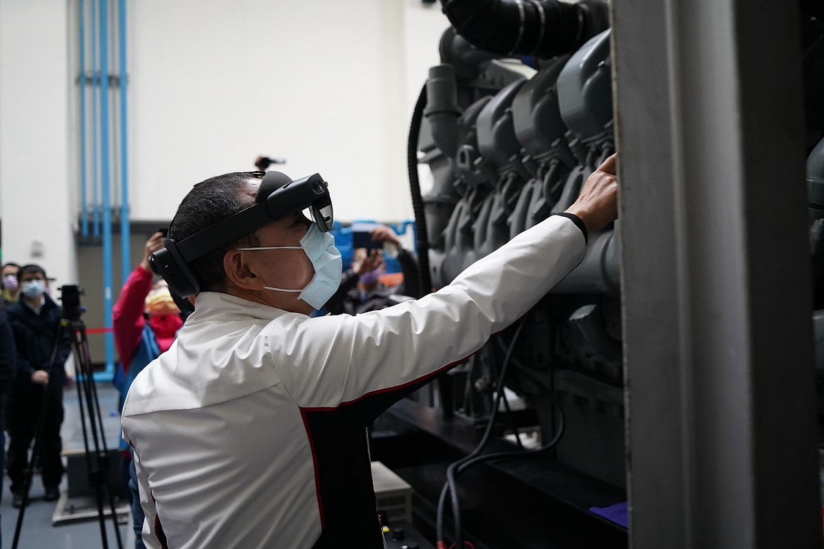 水利局繼續推動「智能城市」，未來在科技互動館上，VR、MR實務上搭配「元宇宙」科技概念、運用「虛擬教官」基礎，相信在面對任何嚴峻的氣候環境挑戰下，能夠接受各種挑戰。 圖：新北市水利局提供