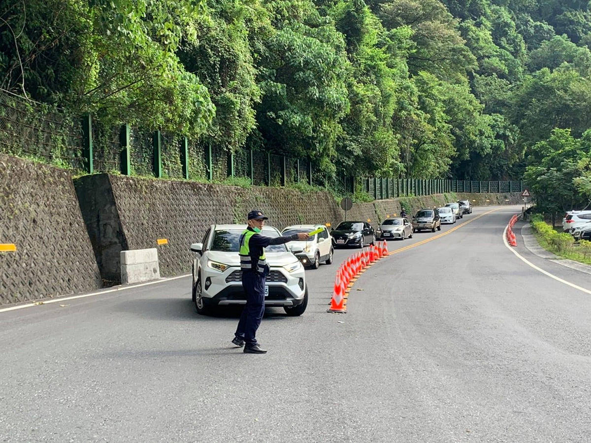 公路總局表示，預估元旦連假蘇花路廊南下最大車潮將出現於12/31。 圖：翻攝自花蓮縣警察局新城分局臉書（資料照）