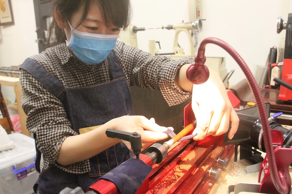 鶯歌儷鶯閣手作木筆體驗。 圖：新北市觀旅局提供