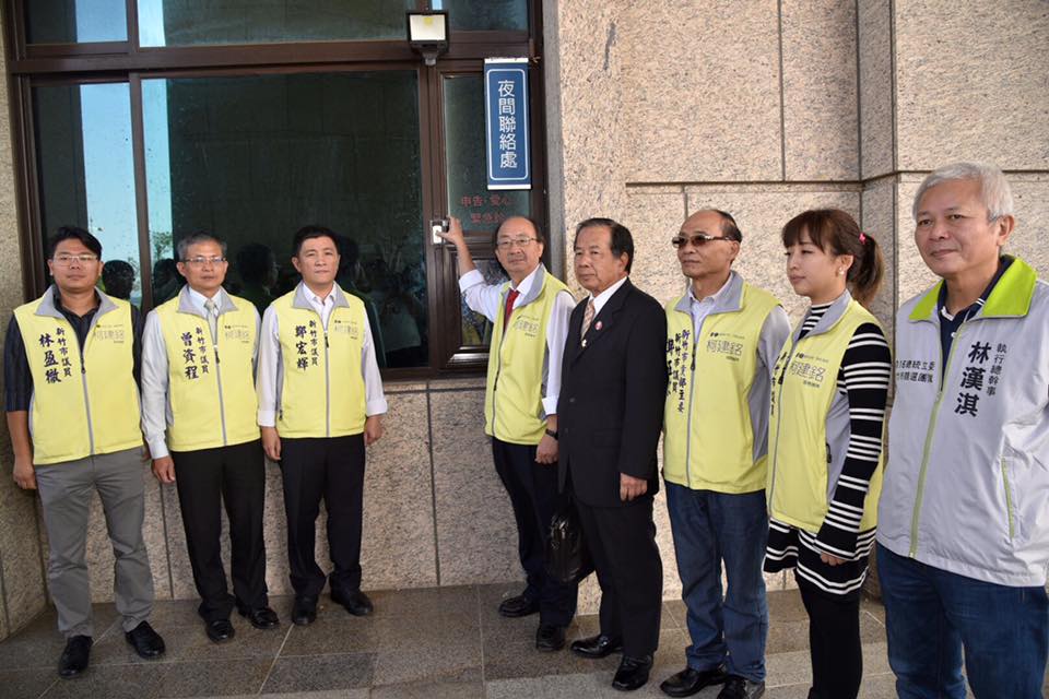 民進黨立院總召柯建銘因遭國民黨立委候選人鄭正鈐選舉文宣影射賄選，控告鄭正鈐與國民黨新竹市主委謝柏意加重誹謗與違反選罷法。 圖：翻攝自柯建銘臉書