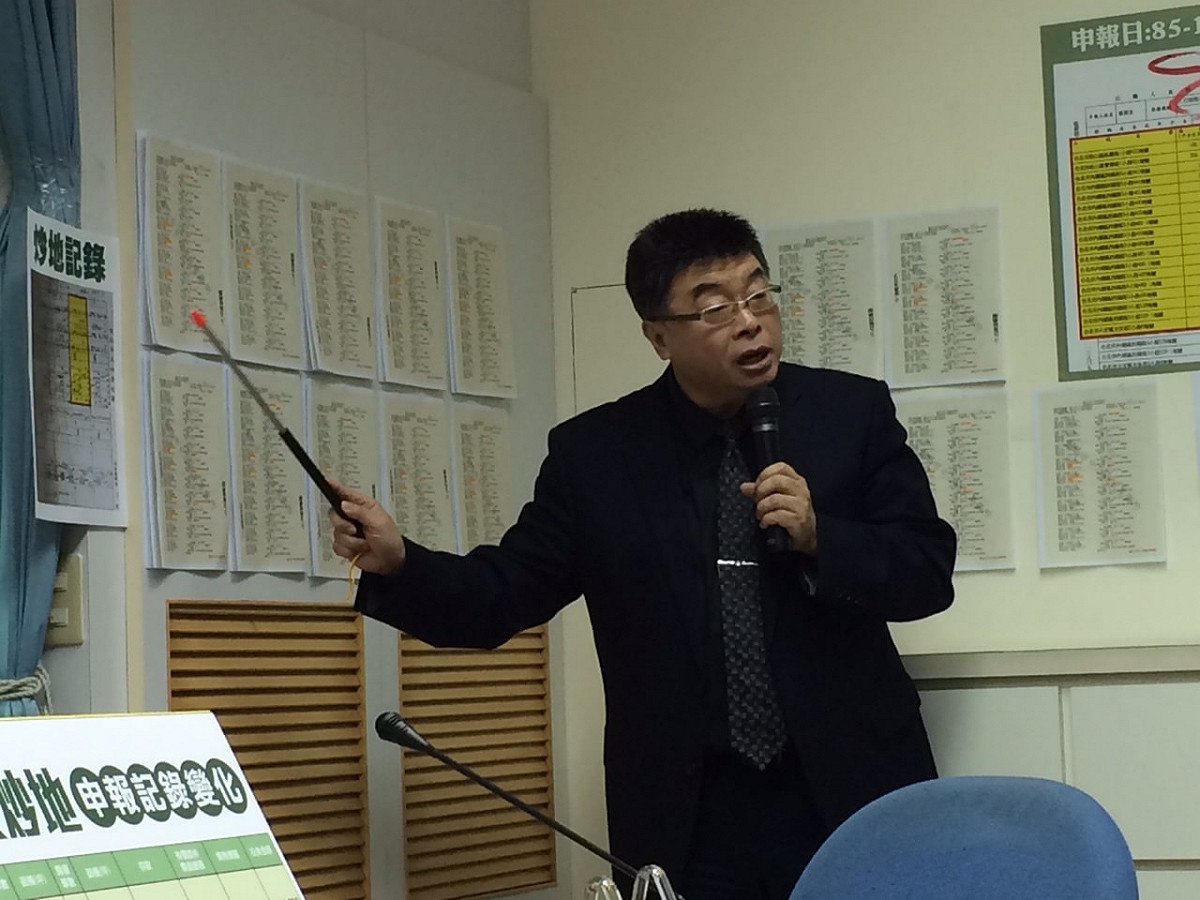 前立委邱毅24日表示，民進黨過去曾使出變造錄音帶抹黑吳敦義，現在總統候選人蔡英文急欲脫困，重施故計，「想破壞我的公信力和英雄形象。」 圖：新頭殼資料照片