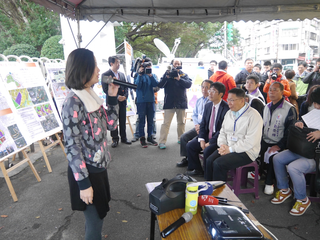 立法院民進黨黨團和台北市議會民進黨黨團28日下午邀請台北市長柯文哲到國防大學復興崗校地。 圖：劉奕霆/攝