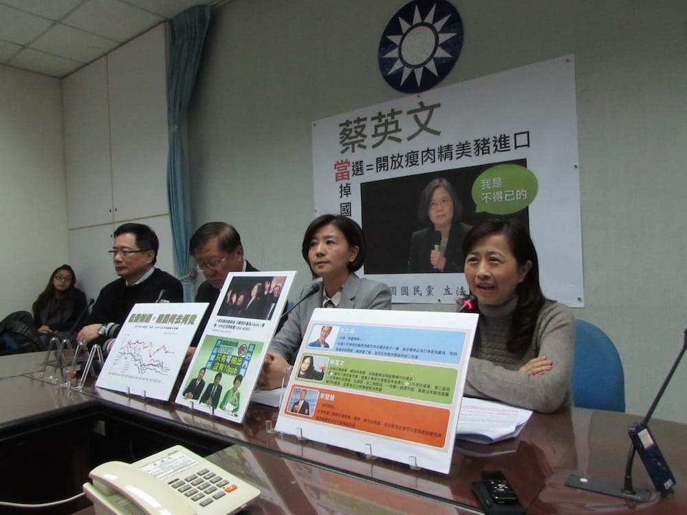 曾經支持美牛進口的農委會主委陳保基29日強調，他的立場始終是「牛豬分離」，因為台灣豬肉一年的消費量是牛肉的7倍。 圖：邱珮文/攝