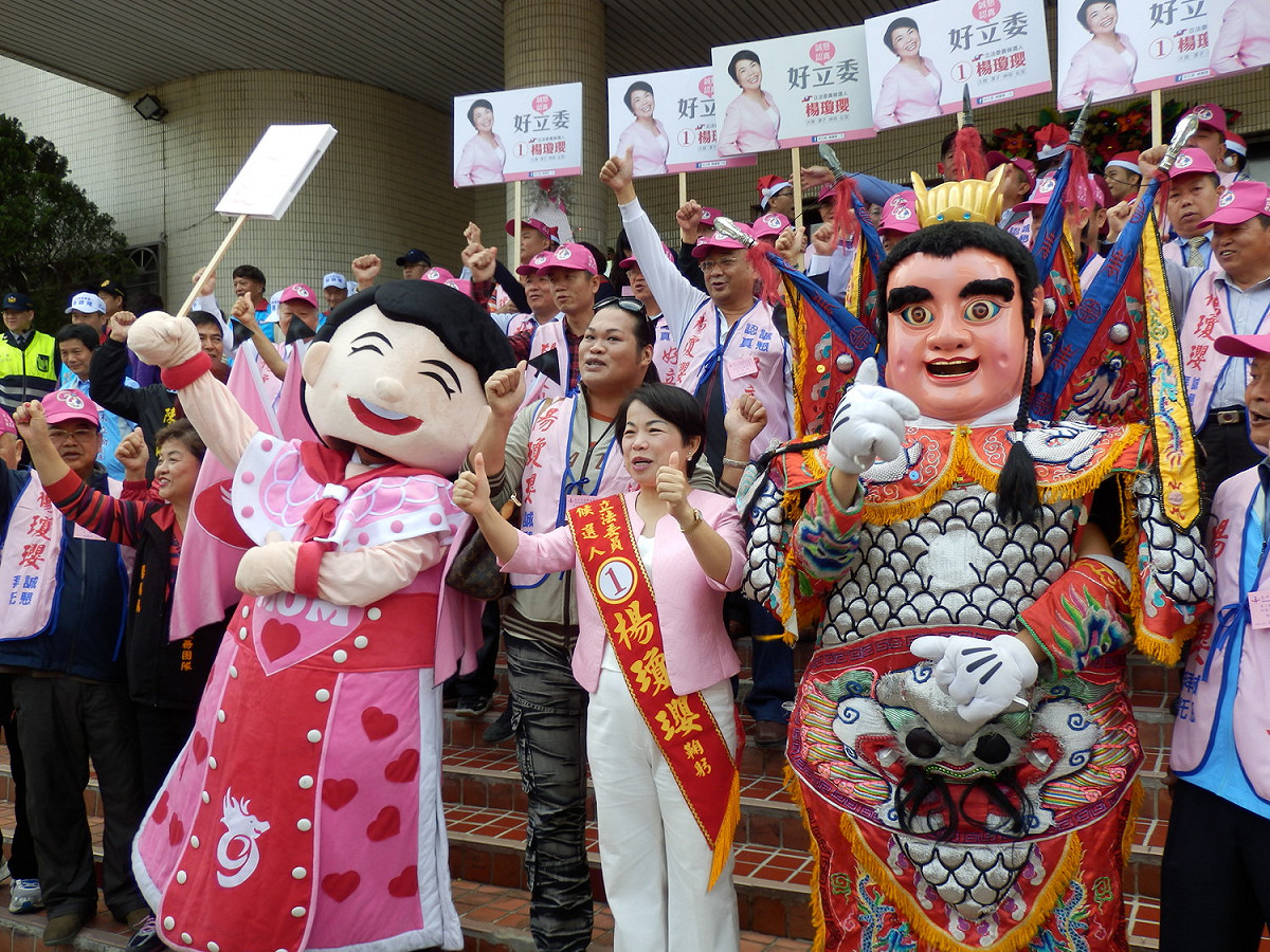 國民黨現任立委楊瓊瓔基層實力雄厚，不過面對洪慈庸來勢洶洶，選戰仍打得非常辛苦。 圖：符芳碩/攝
