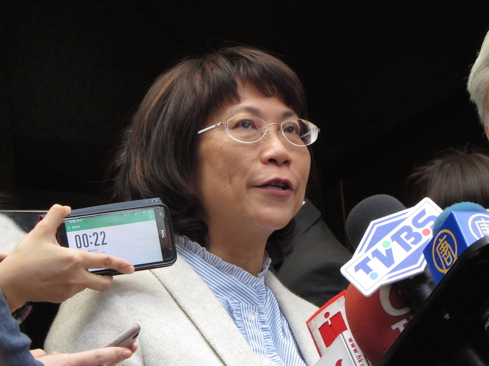 國民黨副總統候選人王如玄30日前往萬華參加歲末關懷活動，被問到慰安婦議題，王表示，她站在婦女運動的角度，非常清楚知道這些台灣阿嬤是被強迫、被剝削的。 圖：新頭殼資料照片