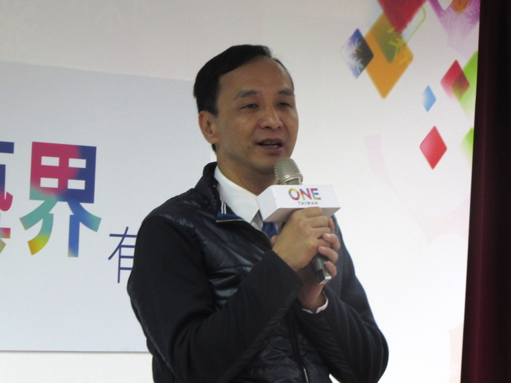 國民黨總統候選人朱立倫30日質疑，民進黨對於美牛與美豬議題，態度上有明顯差異。 圖：邱珮文/攝
