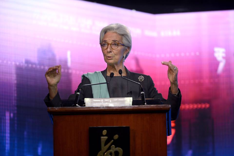 國際貨幣基金組織（IMF）總裁拉加德對於2016年的經濟前景，表達不樂觀的看法。 圖：翻攝拉加德臉書