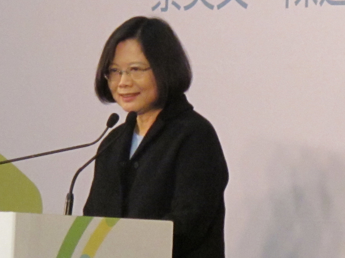 民進黨總統候選人蔡英文31日表示，她的政府一定給學術界最大的自由空間。 圖：林朝億/攝