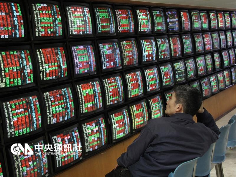 台股30日封關收紅，終場上漲100.41點、以9253.50點作收，全年則是大漲915點。 圖：中央社資料照片