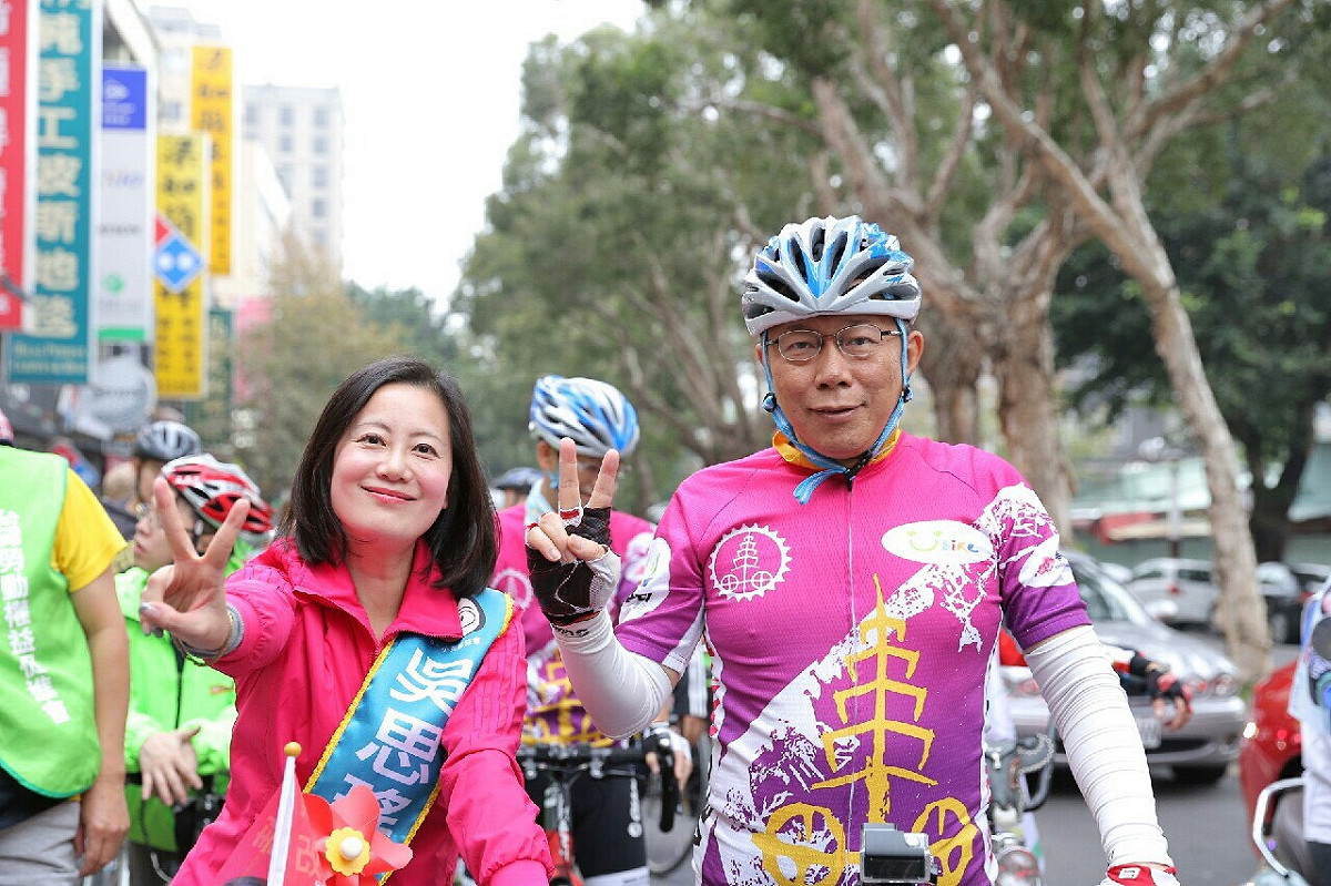 台北市長柯文哲2日幫吳思瑤輔選，他多次大讚吳思瑤做事認真，還說幫她推薦最沒壓力。 圖：台北市政府提供