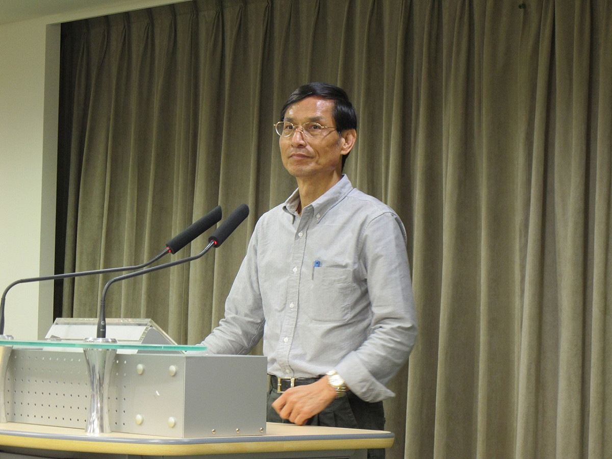 民進黨智庫社會群召集人林萬億4日說明主席蔡英文與勞團溝通協調內容。 圖：林朝億/攝